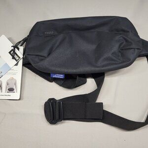 Thule Aion Sling Bag - Black NWT